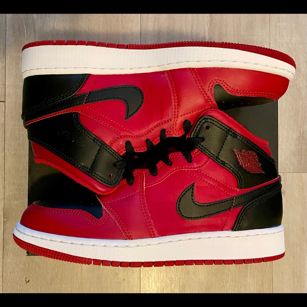 NEW Nike Air Jordan 1 Mid Reverse Bred Red Black (GS 5, 6, 6.5 & 7) AUTHENTIC